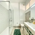 Lx Factory Apartment-lisbon Style-spacious & Bright-congress Centre Apartament