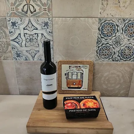 Lx Factory Apartment-lisbon Style Spacious & Bright-congress Centre Lisboa