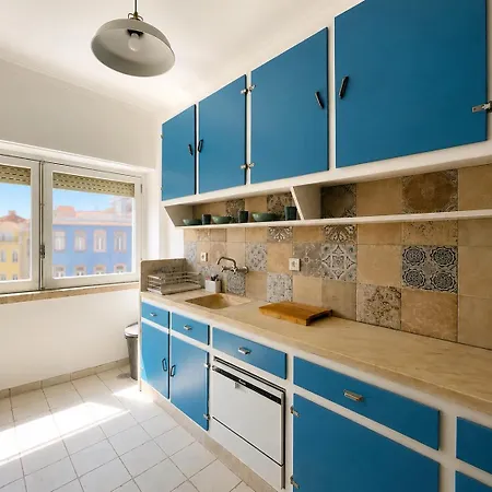 Lx Factory Apartment-lisbon Style-spacious & Bright-congress Centre 公寓 *