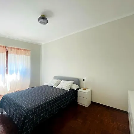 Lx Factory Apartment-lisbon Style-spacious & Bright-congress Centre 公寓